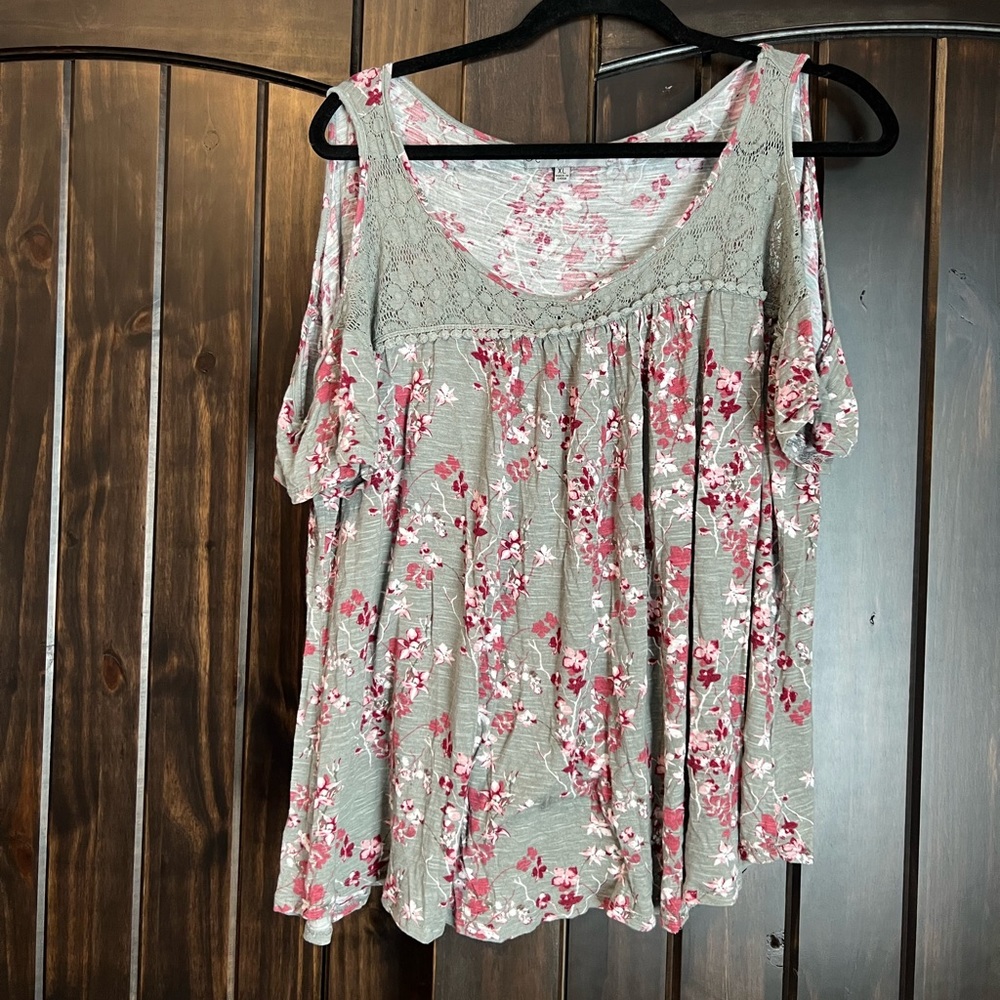 Absolutely Famous cold shoulder top